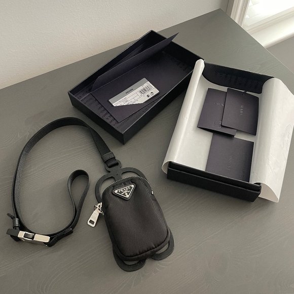 Prada Re-Nylon smartphone case - Picture 1 of 8